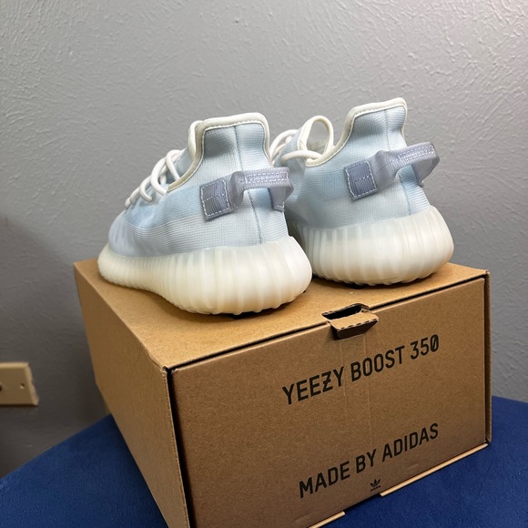 YEEZY BOOST 350 V2 Mono Ice size 8 - Picture 7 of 8